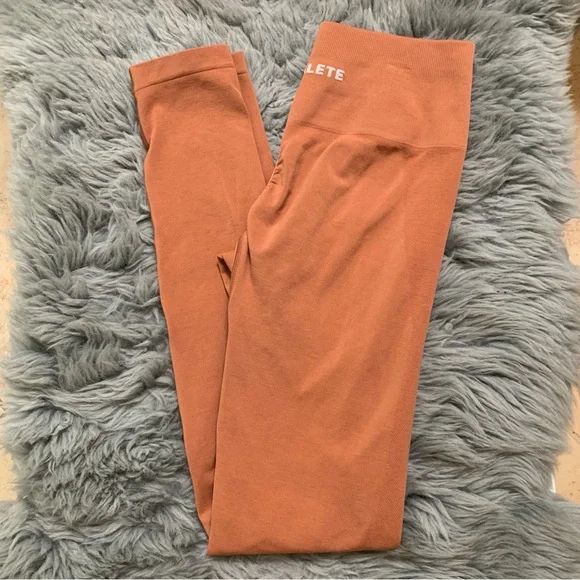 Women’s Small ALPHALETE AMPLIFY Mandarin Orange Seamless Scrunch Leggings - Picture 2 of 5